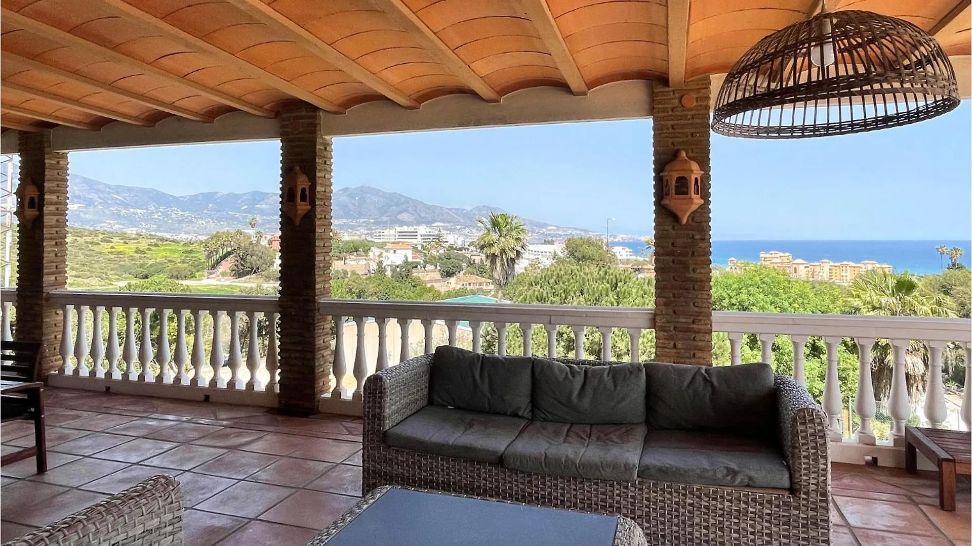 6 Bedroom Stunning Home In Las Lagunas De Mijas 푸엔히롤라 펜션