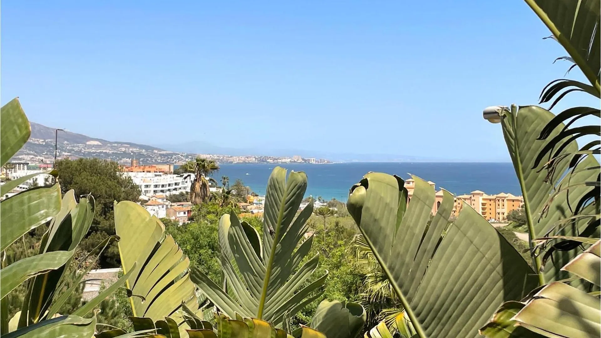 6 Bedroom Stunning Home In Las Lagunas De Mijas 푸엔히롤라 스페인