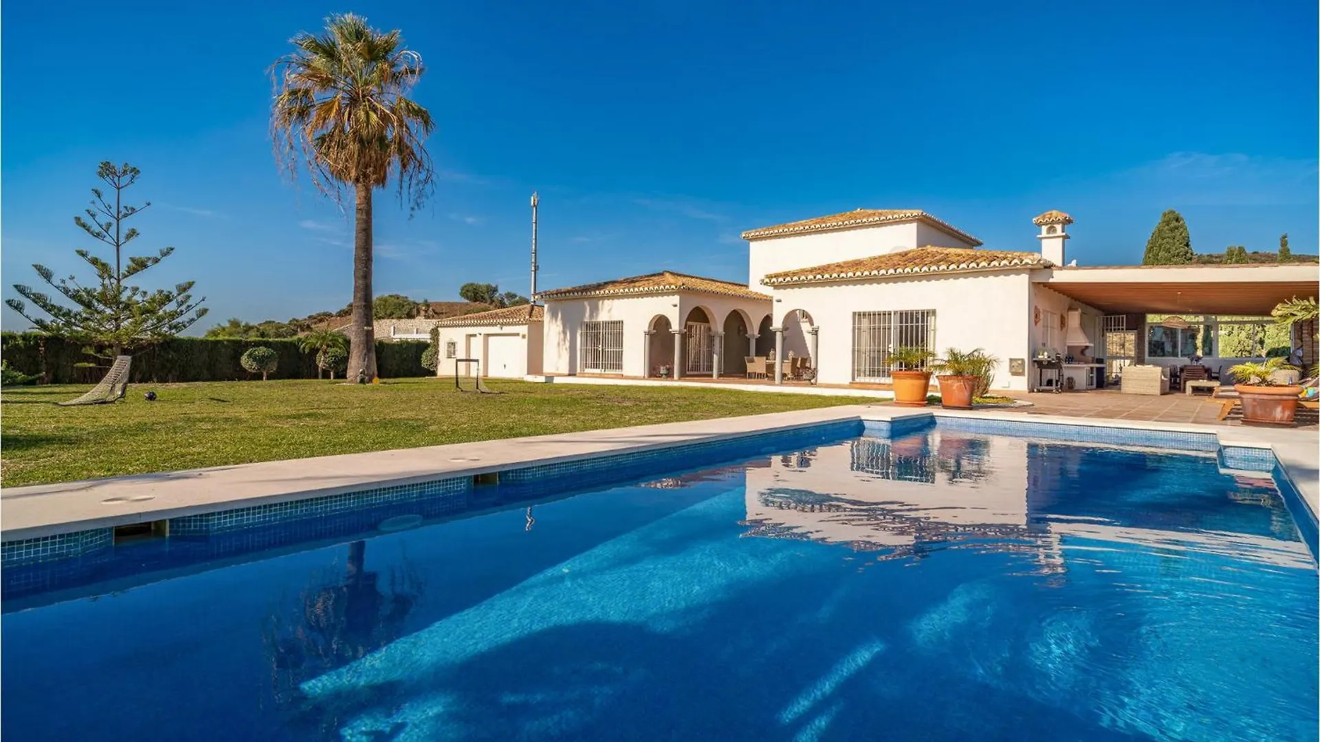 6 Bedroom Stunning Home In Las Lagunas De Mijas 푸엔히롤라 0*,  스페인