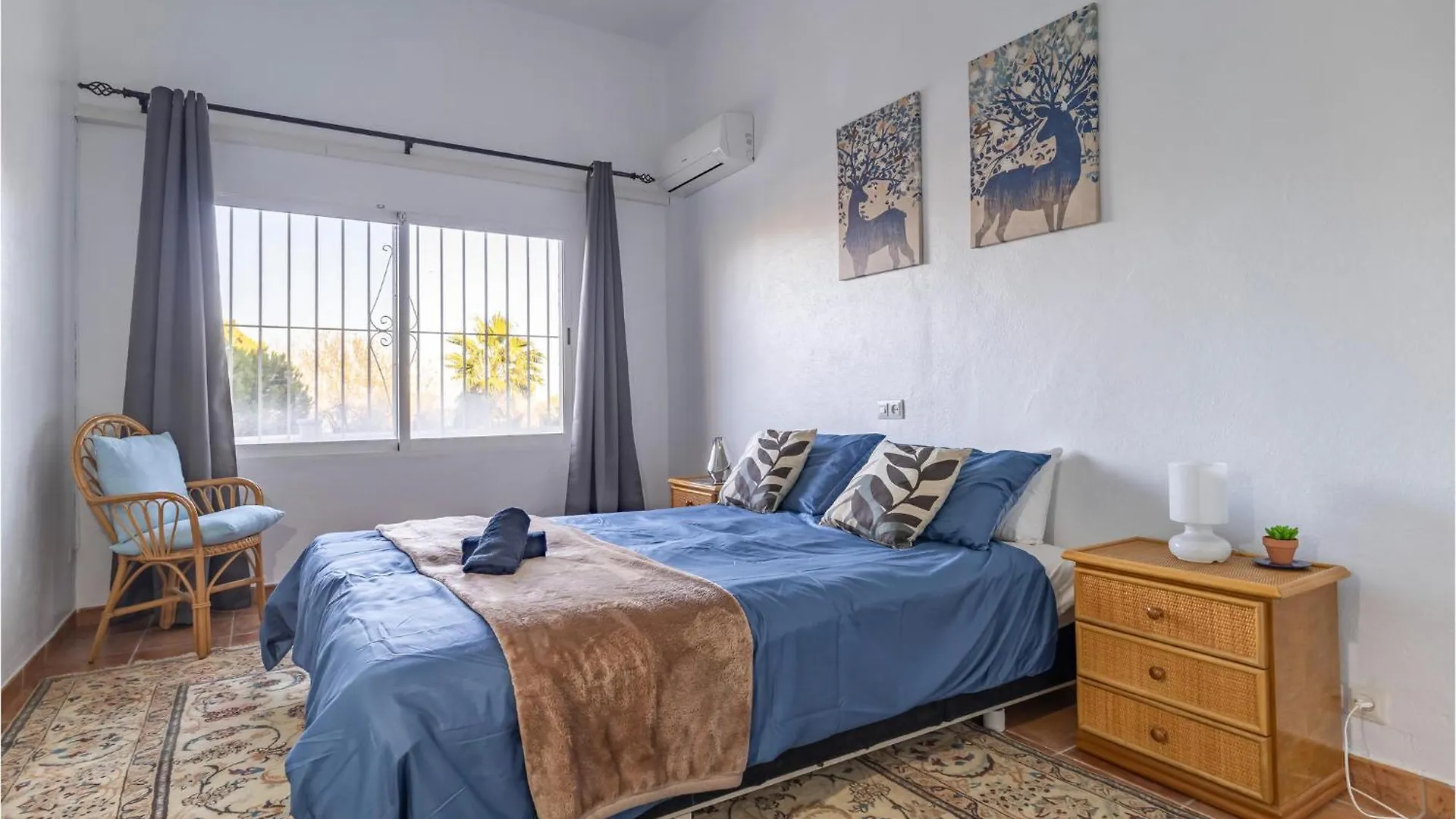 펜션 6 Bedroom Stunning Home In Las Lagunas De Mijas 푸엔히롤라